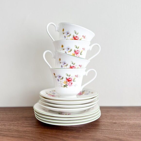 Royal Vale Tea Set – Vintage English Bone China – Pink Floral – 12 Piece Set - Picture 2 of 9